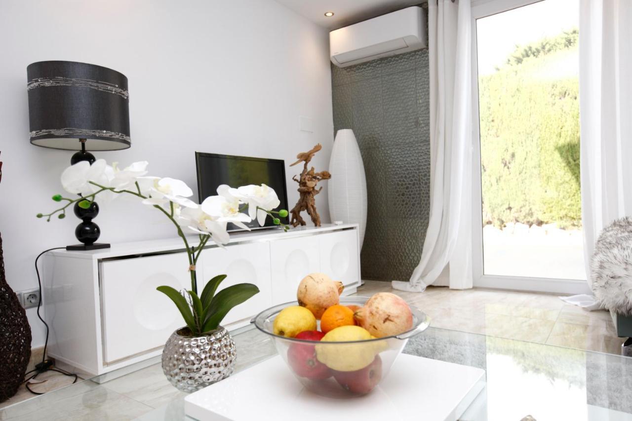 R02 Luxury Apartment In Villa With Pool And Garden Marbellac Extérieur photo